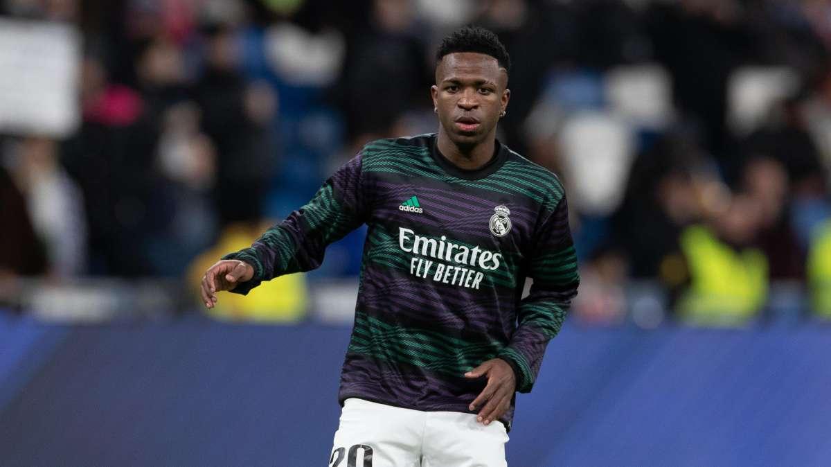 Así calienta Vinicius el clásico del Bernabéu ante el FC Barcelona