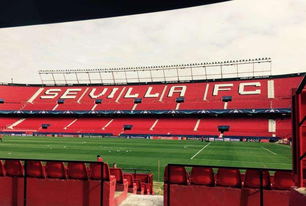 FOTOS - Los cuatro jugadores del Sevilla piden perdón por incumplir la Fase 1