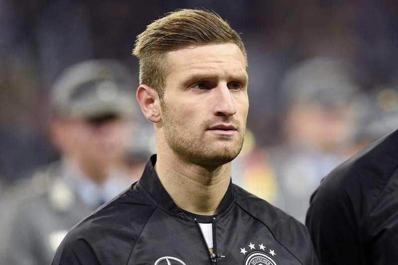 Mustafi: "Özil me convenció de fichar por el Arsenal"