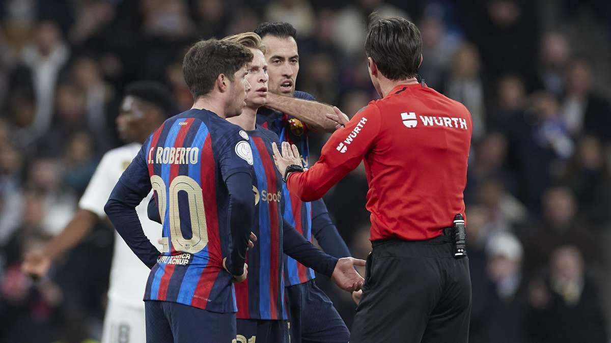 El arbitraje vuelve a favorecer al Barcelona y castiga al Real Madrid: gol anulado y agresión perdonada a Gavi