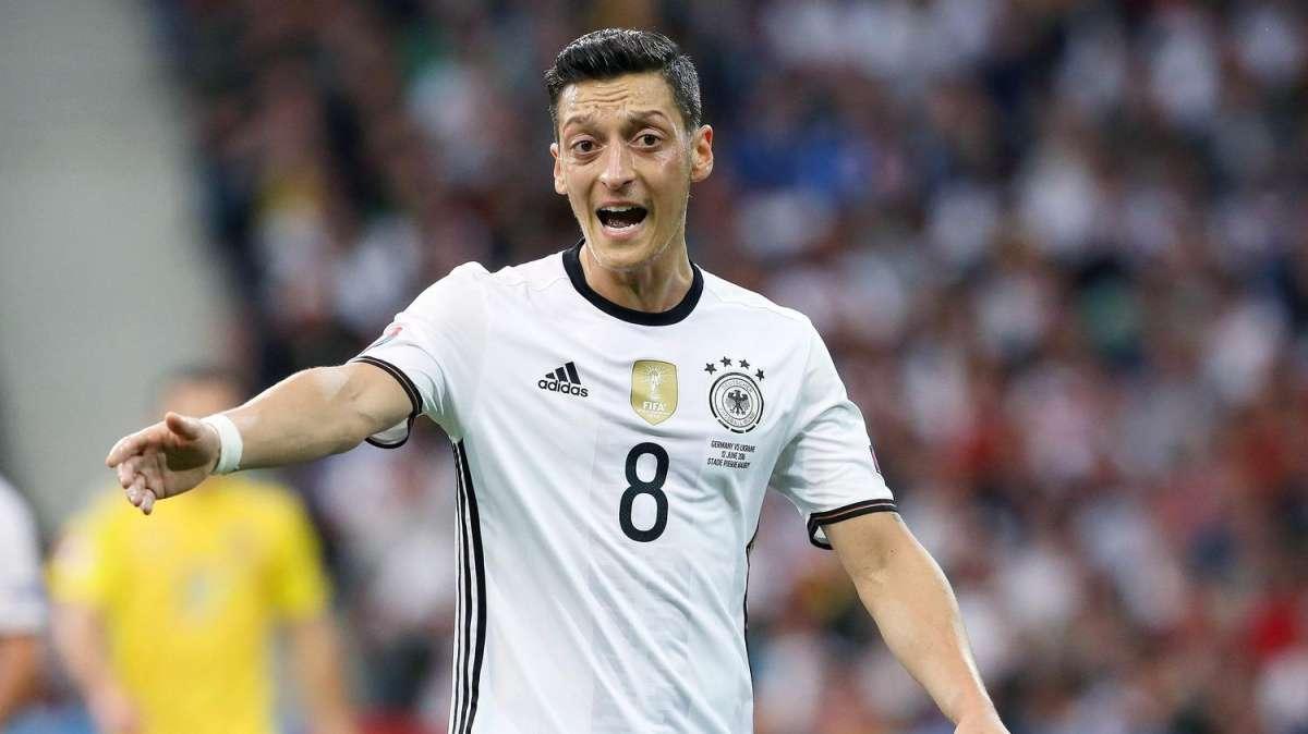 Özil también ayuda al Real Madrid con su nuevo objetivo: "Que Dios le proteja"