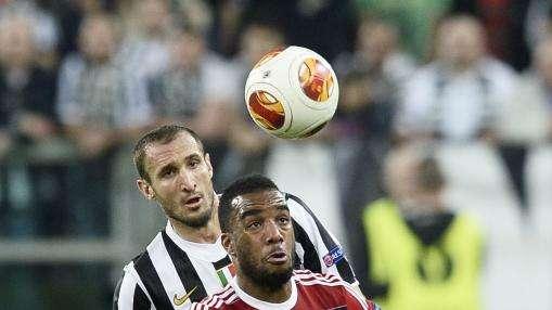 Daily Express: El Chelsea irá a por Lacazette
