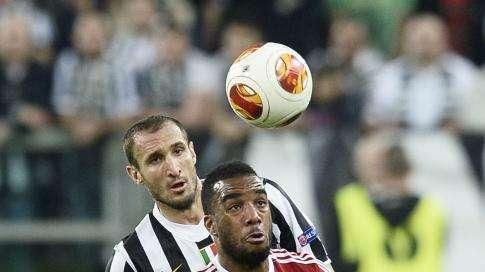 The Sun: El Chelsea quiere a Lacazette