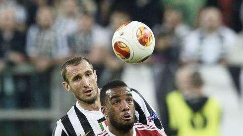 CaughOffside: Arsenal y Cheslea pelean por Lacazette