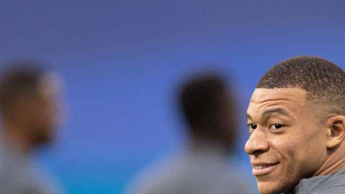 Kylian Mbappé y el PSG acercan posturas para renovar, según Canal+