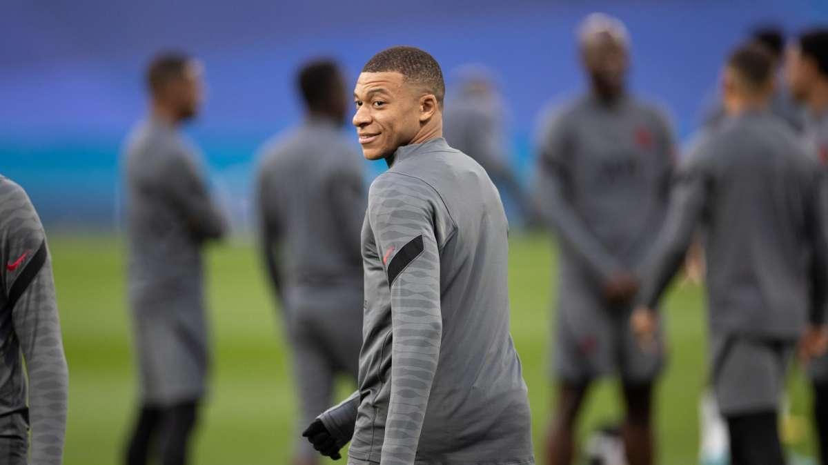 Ancelotti: "Estamos todos muy contentos de que Mbappé esté aquí"