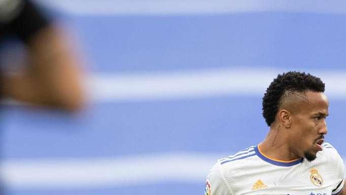 El VAR y su doble vara de medir: la mano de Militao ante el Sevilla y la de Verdú en el Bernabéu