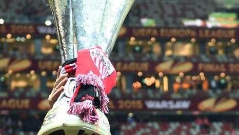 El Nápoles piensa en Emery como sustituto de Benítez