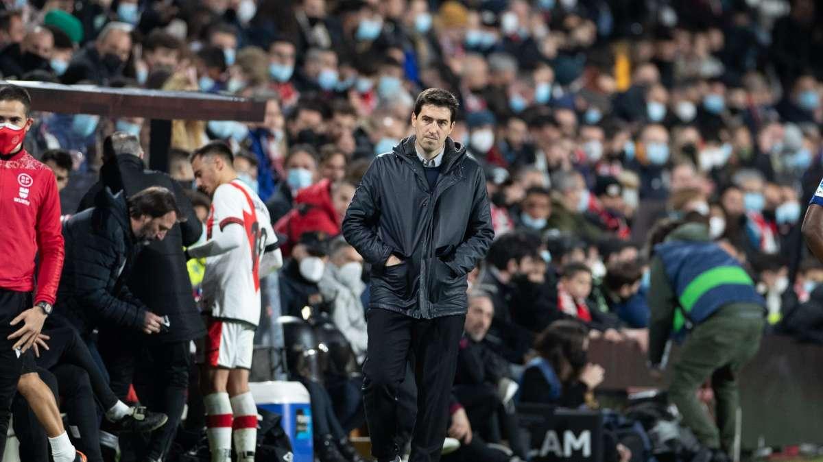 La protesta de Iraola: "¿Casemiro? A veces te echan por nada"
