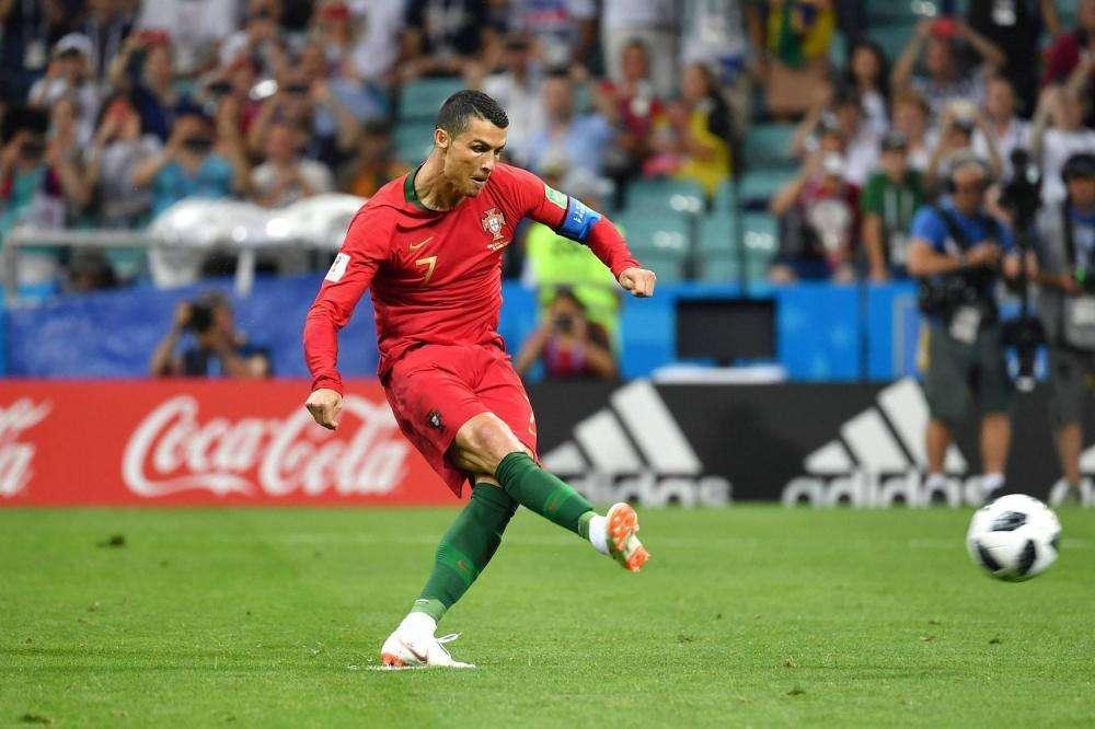 AS, Roncero llora el adiós de Cristiano: "No te imaginas la de críos que están llorando tu marcha. Yo debo ser un niño"
