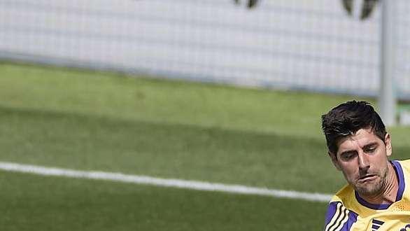 Ancelotti lo confirma: Courtois volverá a jugar 268 días después