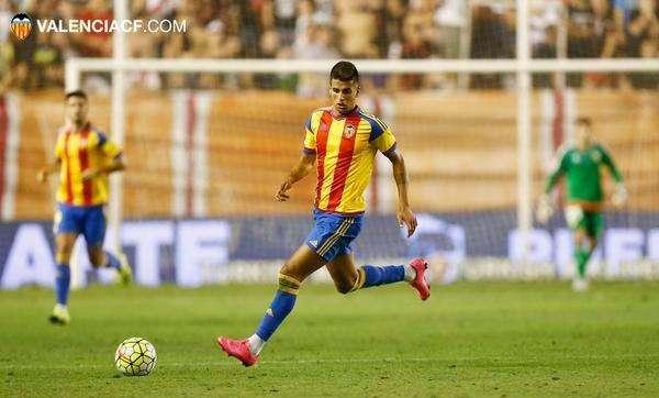 Cancelo: "¿Mi futuro? No lo sé, me siento cómodo en el Valencia"