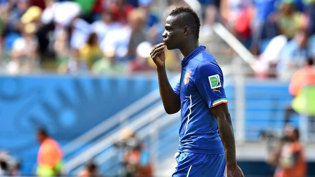 CaughtOffside: Balotelli, muy cerca de fichar por el Arsenal
