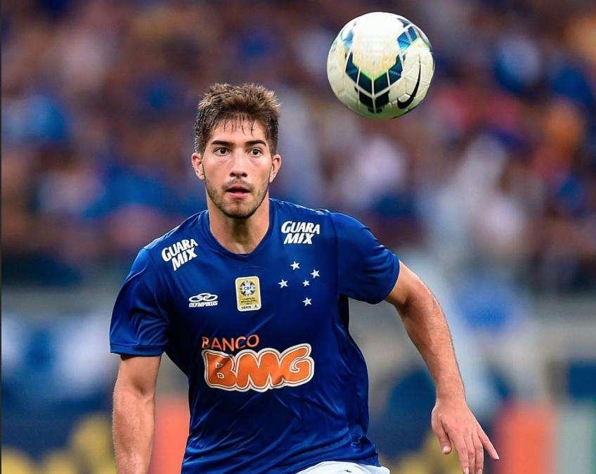 La complicada situación de Lucas Silva le podría tener apartado