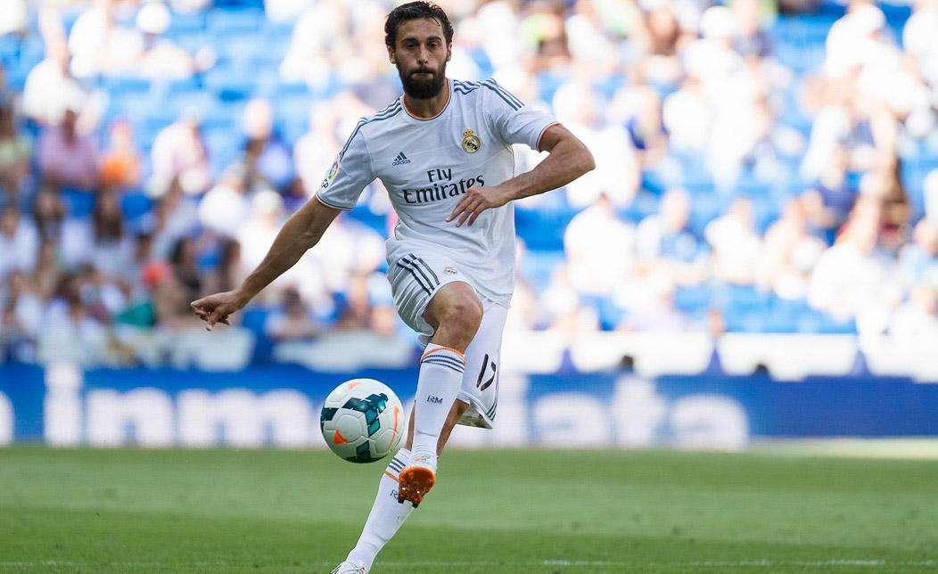 Daily Express: Arbeloa, objetivo de Arsenal y Chelsea