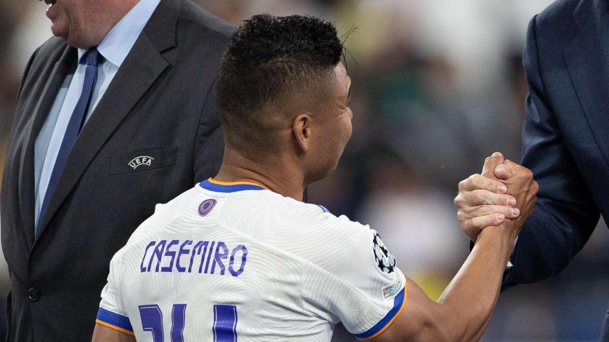 Álvarez de Mon: "Casemiro se está pensando la oferta del Manchester United"