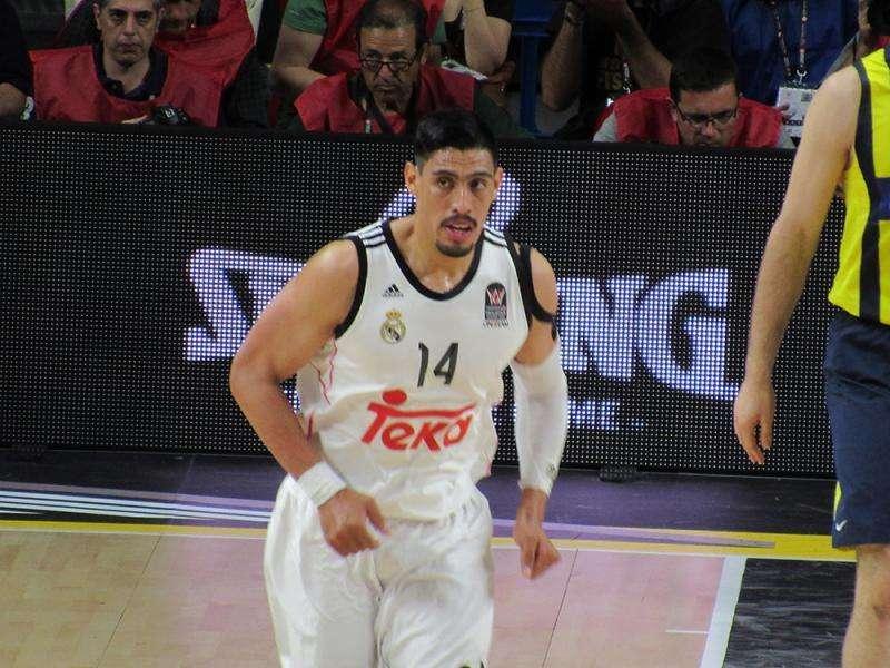 Ayón, en COPE: "Jugamos ante el mejor equipo, por eso están en la final"