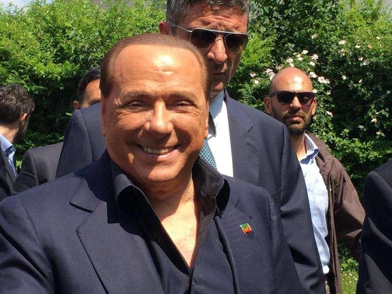 Berlusconi: "Jackson Martínez está muy cerca del Milan"