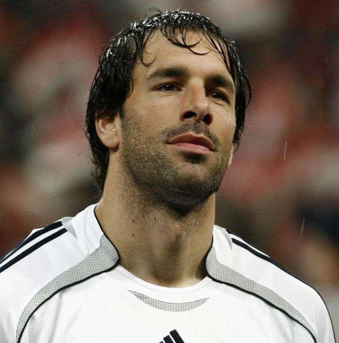 Van Nistelrooy desmiente a Capello: "Ese vestuario demostró una profesionalidad máxima"
