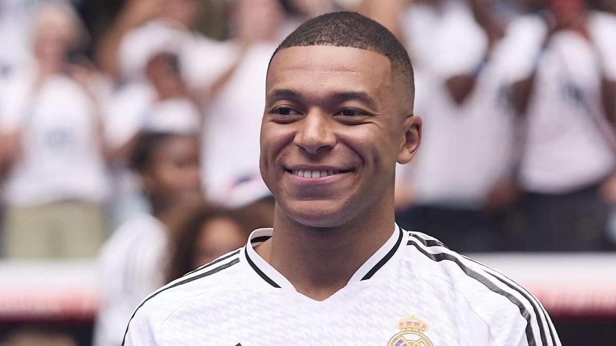 Ancelotti desvela cómo encajará a Mbappé en el once: "Lo veo..."