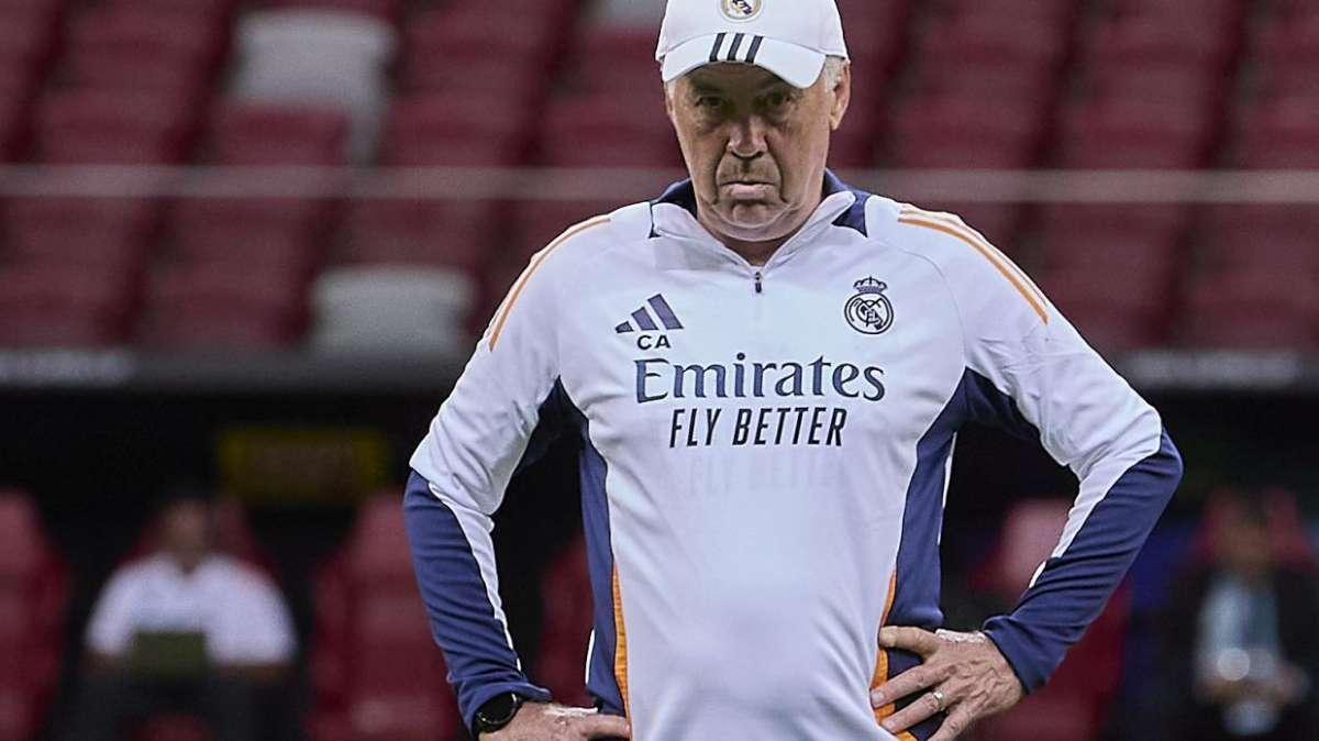 Minuto de silencio y dos novedades en el último entrenamiento del Real Madrid