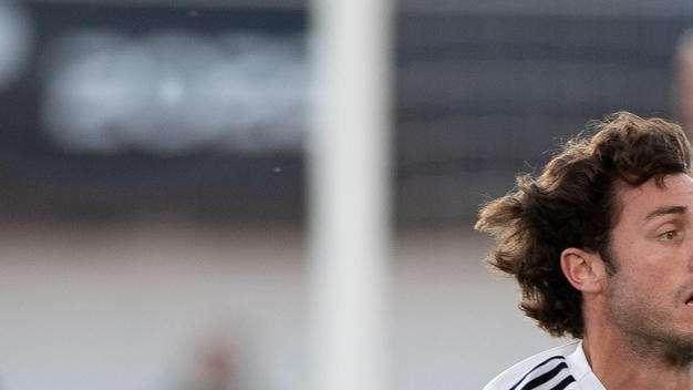 CAMBIO EN EL REAL MADRID | Odriozola se marcha con molestias y entra Vallejo