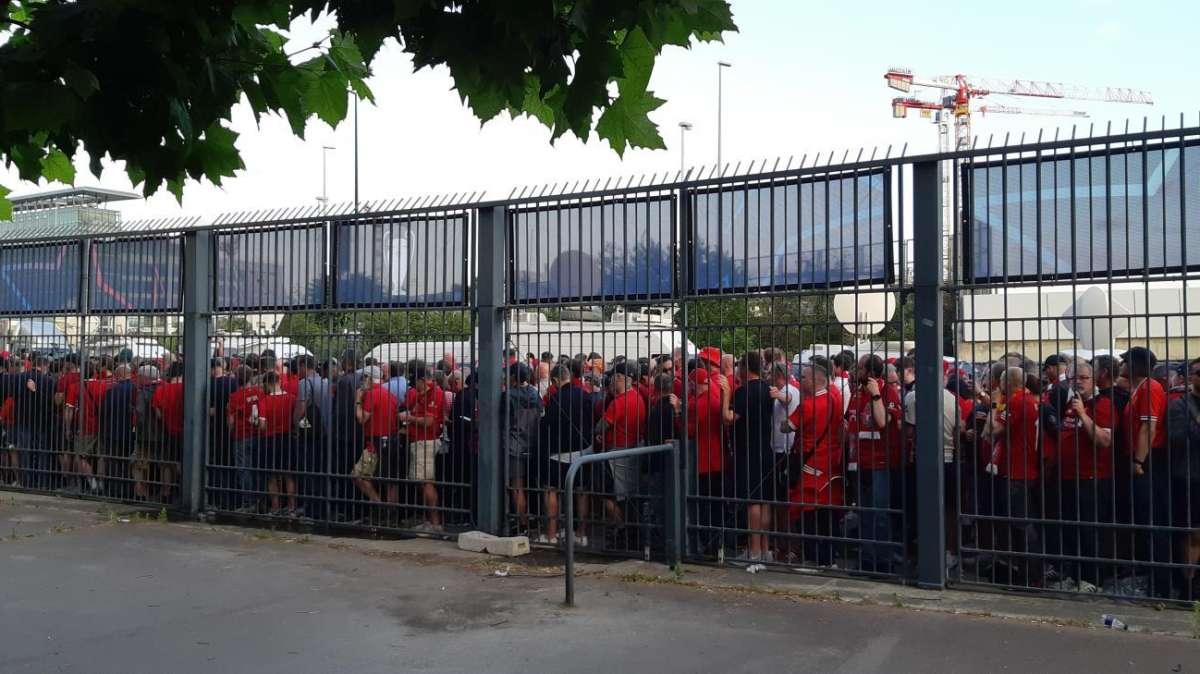 Un informe señala a la UEFA como principal culpable de los incidentes de la final de Champions en París