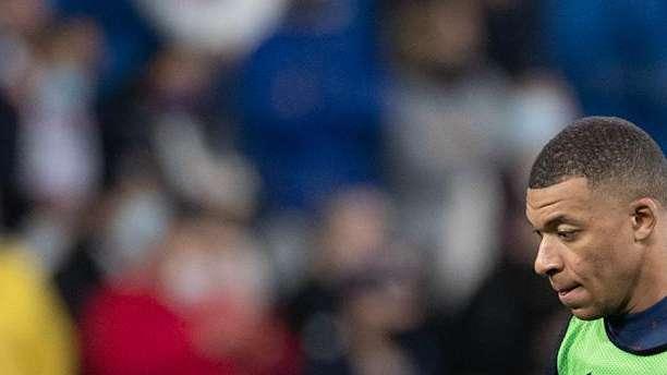 Días decisivos con Mbappé, el futbolista que se ofrece al Real Madrid...