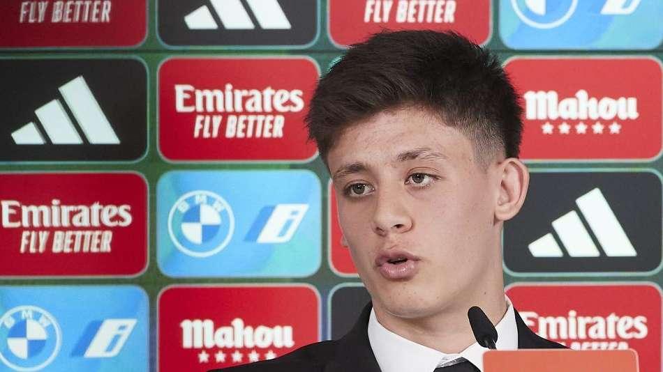 Güler se entrena en solitario; dos jugadores del Real Madrid, con los fisios