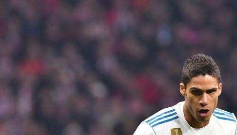 Uzquiano: "La temporada de Varane es muy floja. Nacho merece jugar por delante suyo. En verano..."