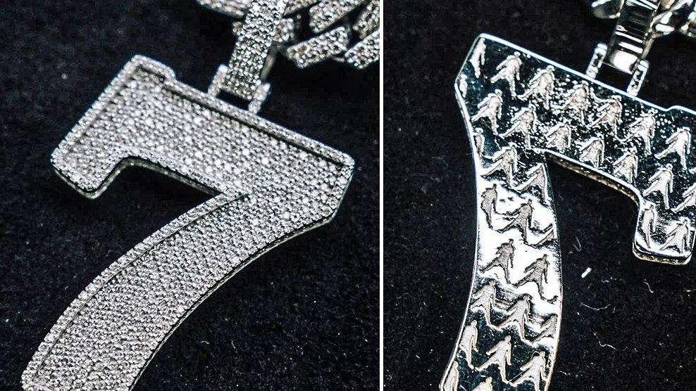 El colgante de Vinicius en honor a uno de sus ídolos