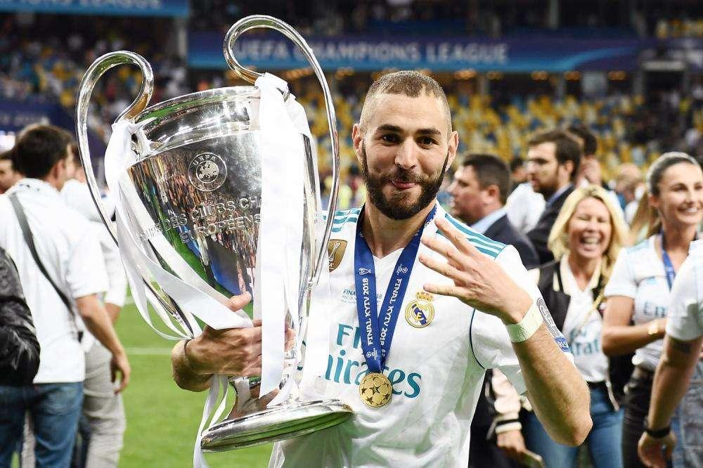 "Benzema se marchó al Madrid por una cantidad inferior a la que ofrecía el United"