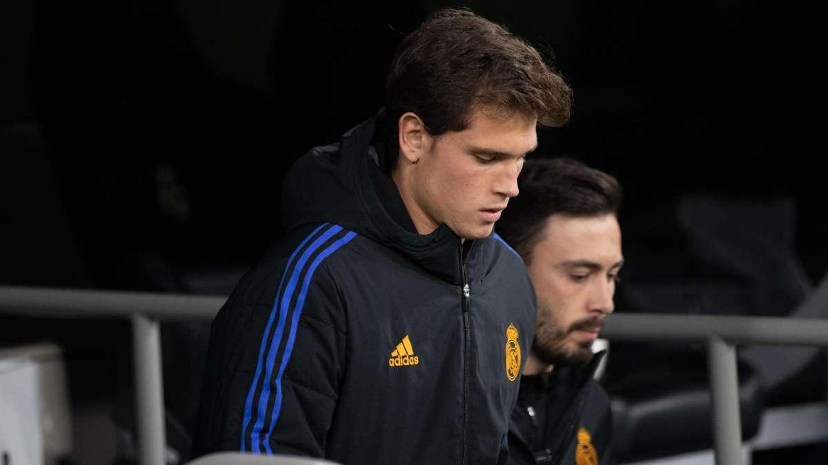 CAMBIO EN EL REAL MADRID | Entra Juanmi Latasa por Mariano 