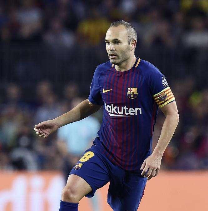 La petición de Iniesta: "Antes de que nos hagamos más daño, dialoguen. Merecemos vivir en paz"