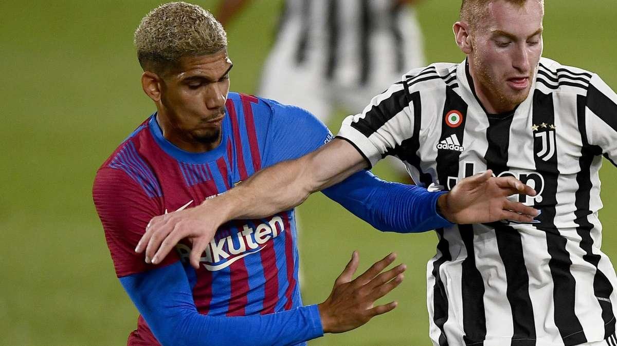 Los agentes de Araújo ofrecen al central del Barça al Real Madrid