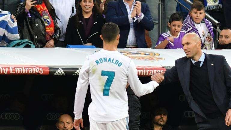 Zidane está cansado de partirse la cara por sus jugadores y da un toque a la plantilla