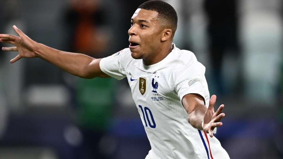 Mbappé recibe una presión extra para renovar con el PSG 