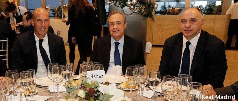 Las plantillas de fútbol y baloncesto celebran la comida de Navidad