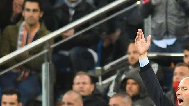 Un ex del Real Madrid revela la charla más dura de Zidane en Champions: "Empezó a gritar..."