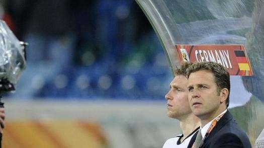 Bierhoff: "Khedira encajaría a la perfección en un gran club italiano o inglés"