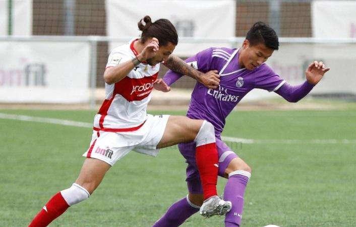CRÓNICA: El árbitro y la mala defensa tumban al Castilla