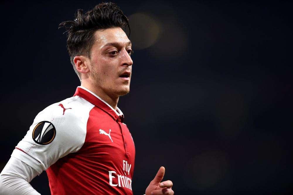 El futuro de Özil, en el aire: el Arsenal le pone en el mercado