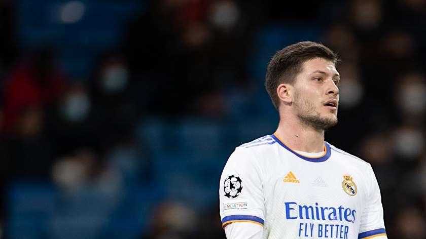 El Milan no se olvida de Jovic: contacto permanente con su agente