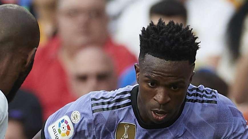Vinicius brilla y se redime en el escenario más hostil con un doblete