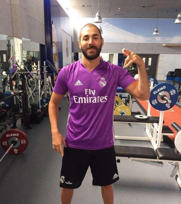Entrenamiento: James, en solitario. Bale y Carvajal apuran para llegar a Cardfii y Zidane contó con 5 del Castilla