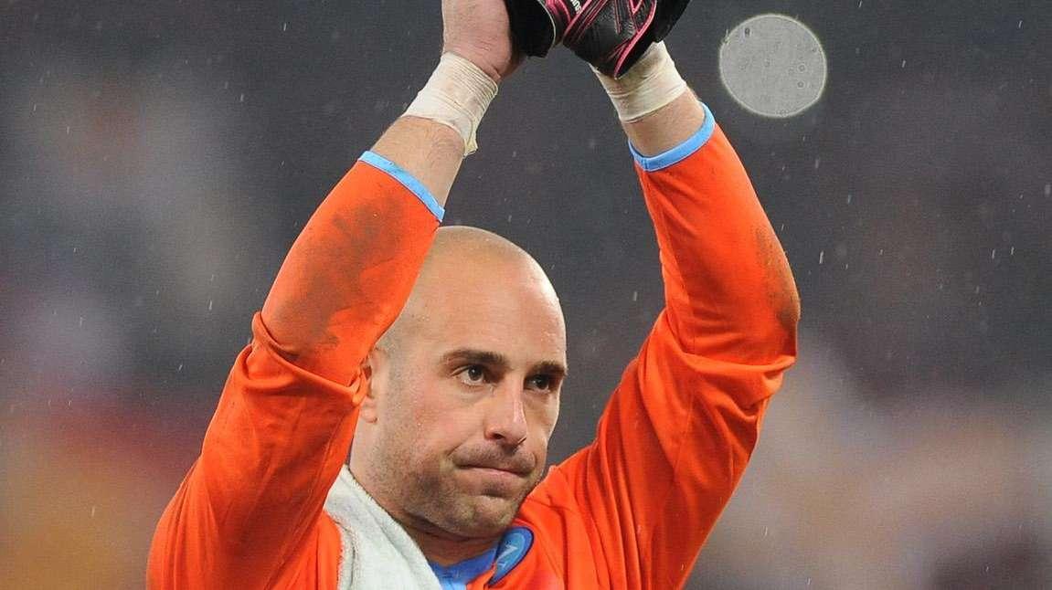 El Nápoles quiere a Reina en propiedad