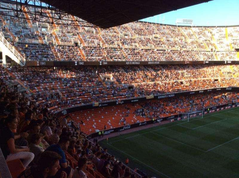 Marca - El Valencia se prepara ante la posible salida de Rodrigo
