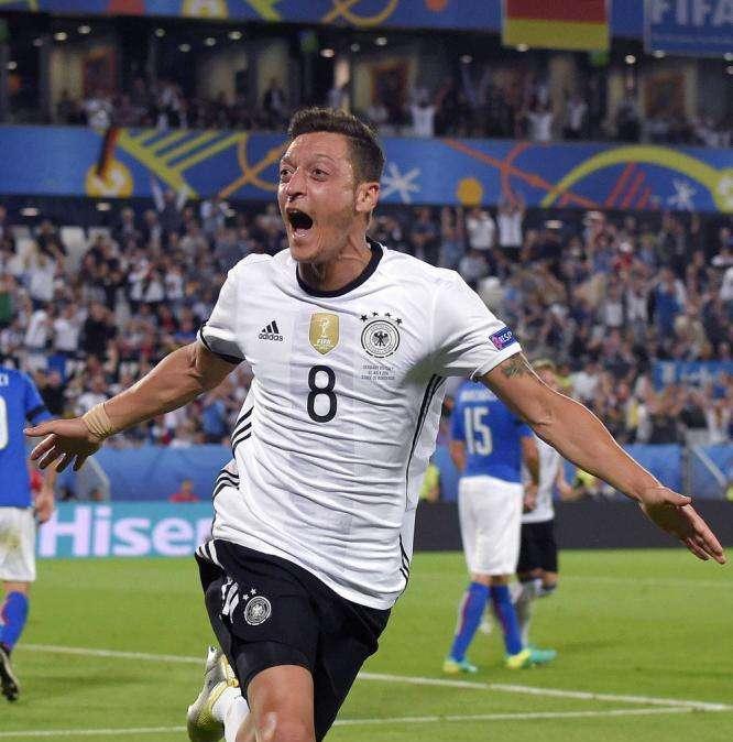 The Sun desvela el futuro de Mesut Ozil: no irá al Manchester United