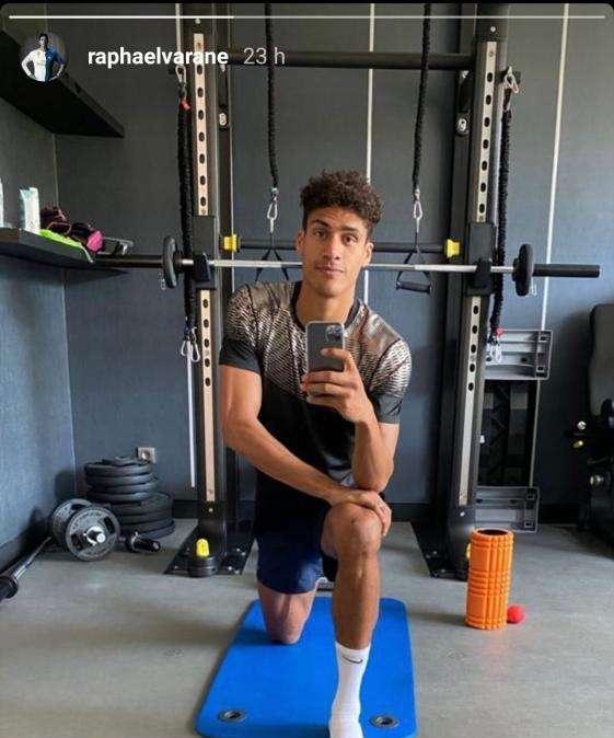 Varane, Lucas Vázquez y Benzema se entrenan en sus casas bajo el lema: "#Quedateencasa" 