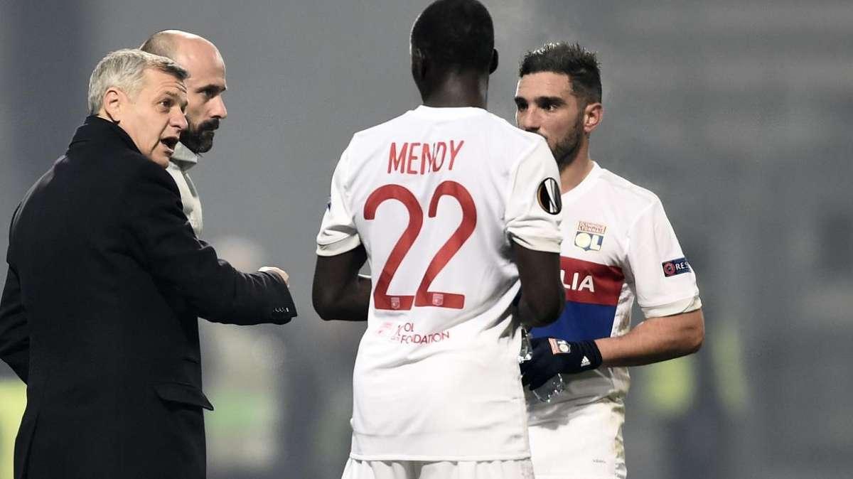 ONCE INICIAL - Mendy jugará de lateral derecho; Benzema es suplente